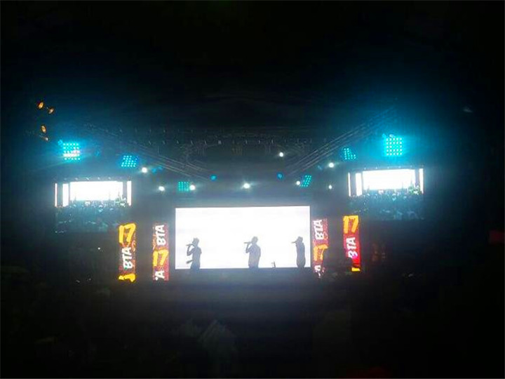 Угандадагы концерттик иш-чаралар үчүн Giant Outdoor P5 Аренда LED Video Board